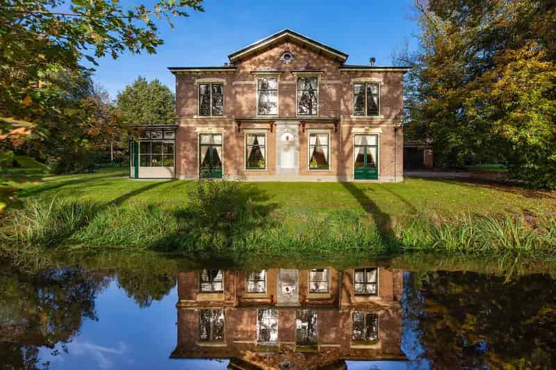 Landgoed De Flierkamp Twello: Historisch Landhuis met Koetshuis