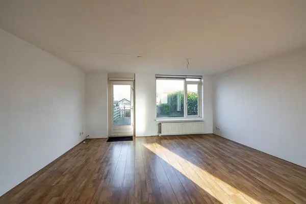 4 Slaapkamers Eindwoning Dakterras Tuin Vijver Carport