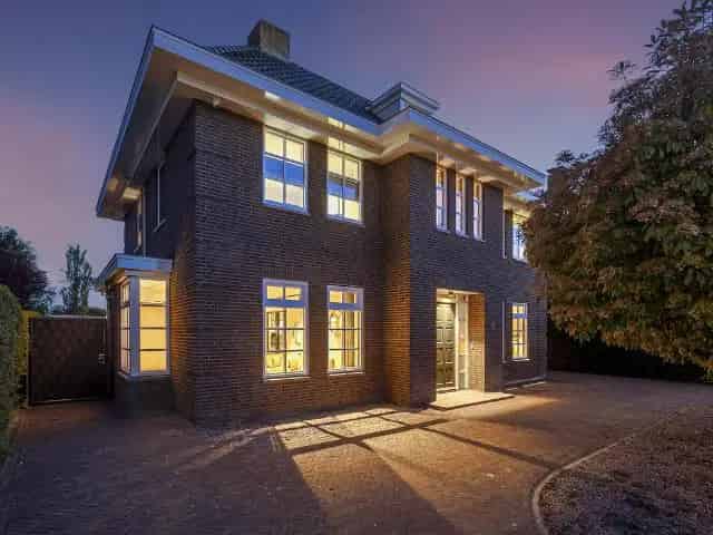 Luxe Villa te koop Huissen Ruime tuin Wellness Zonnepanelen