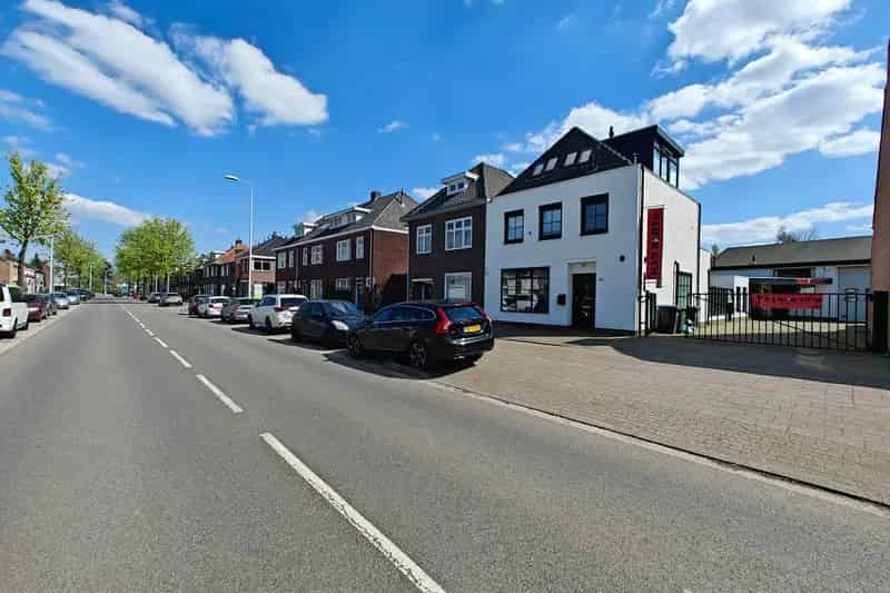 Bedrijfshal te Huur Eindhoven 167m2 Showroom Kantoor Opslag