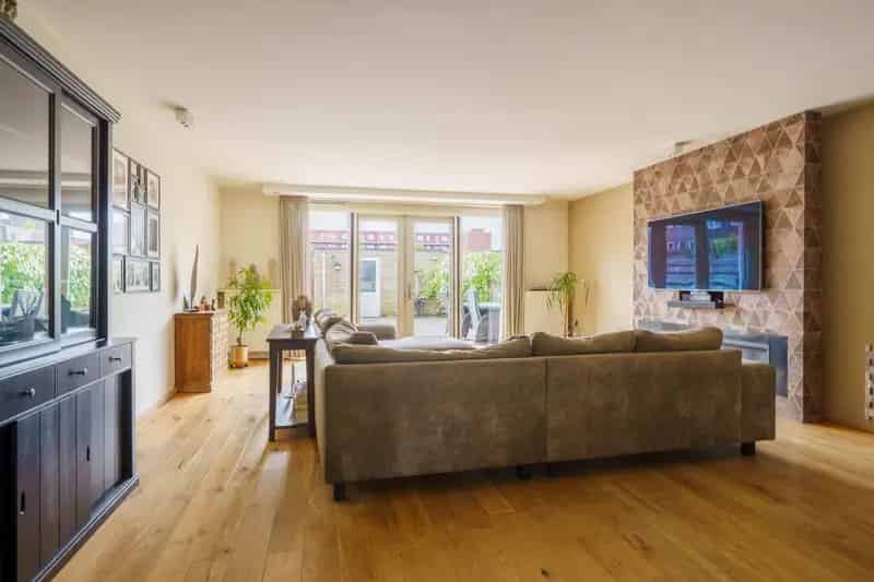 Ruime 6 Slaapkamer Eengezinswoning Almere Poort