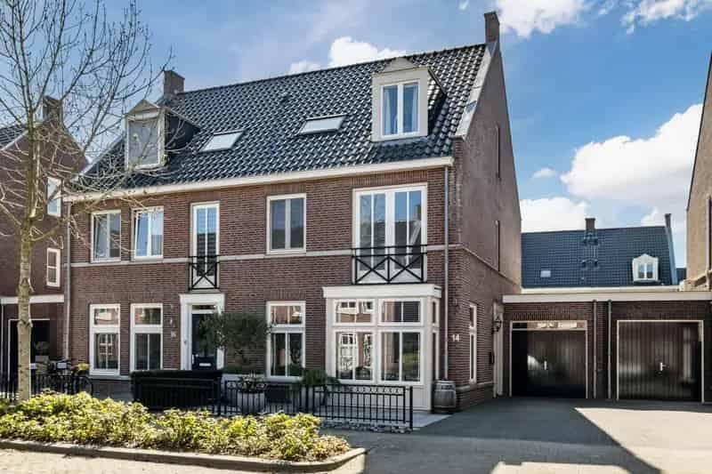 Huis te koop Sint Oedenrode 5 slaapkamers grote tuin