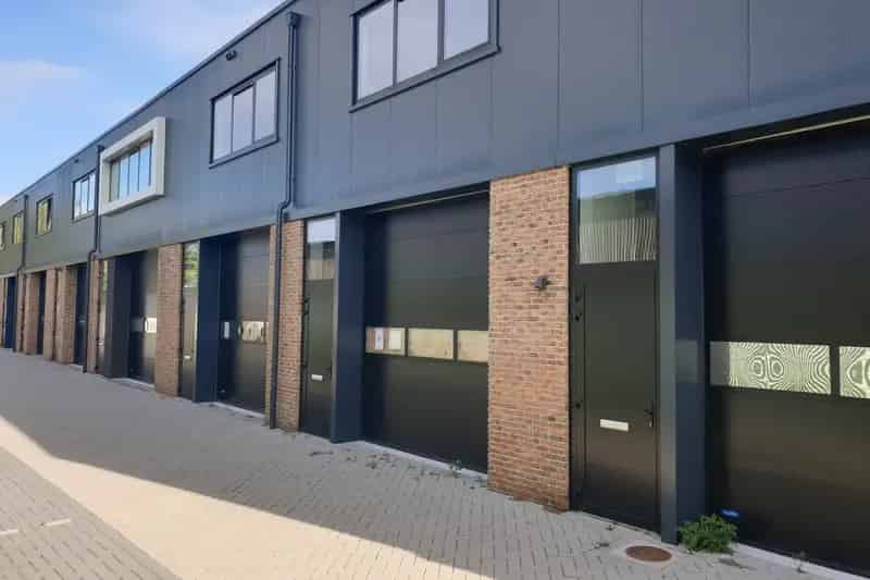 Bedrijfshal te huur Arkel 89m² - Zonnepanelen - Goede bereikbaarheid