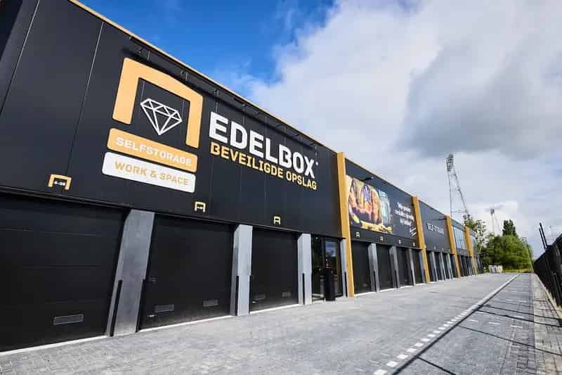 Bedrijfshal Groningen te huur: Garageboxen Osloweg