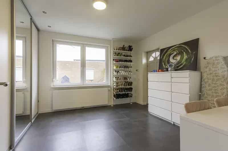 Bedrijfswoning met Garage 4 slaapkamers Susteren