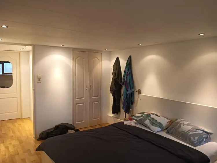 room18m2 short stay, 10th dec/17th jan