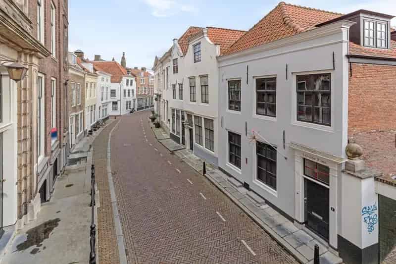 Herenhuis Middelburg Historische Binnenstad 4 slaapkamers Tuin