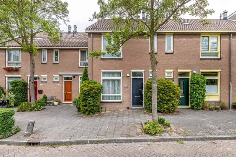 Ruime Familiewoning nabij NS Station Amsterdam