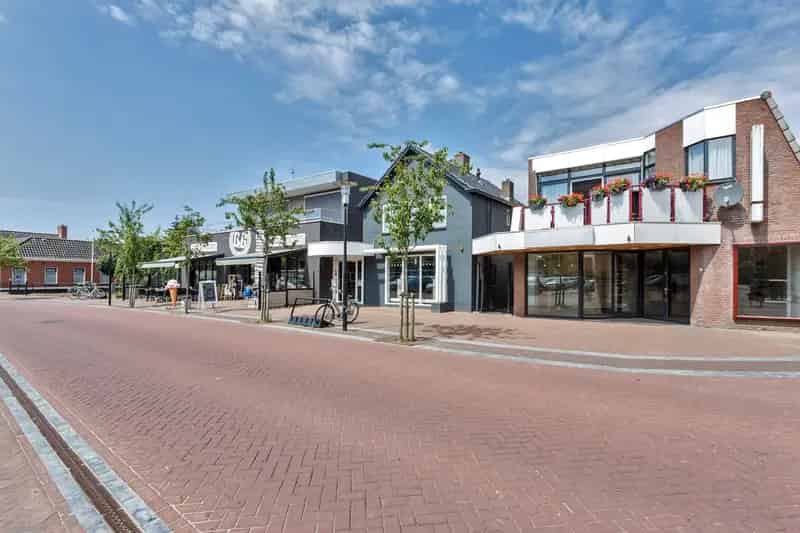 Winkel te Huur Surhuisterveen 410m2 Centrum