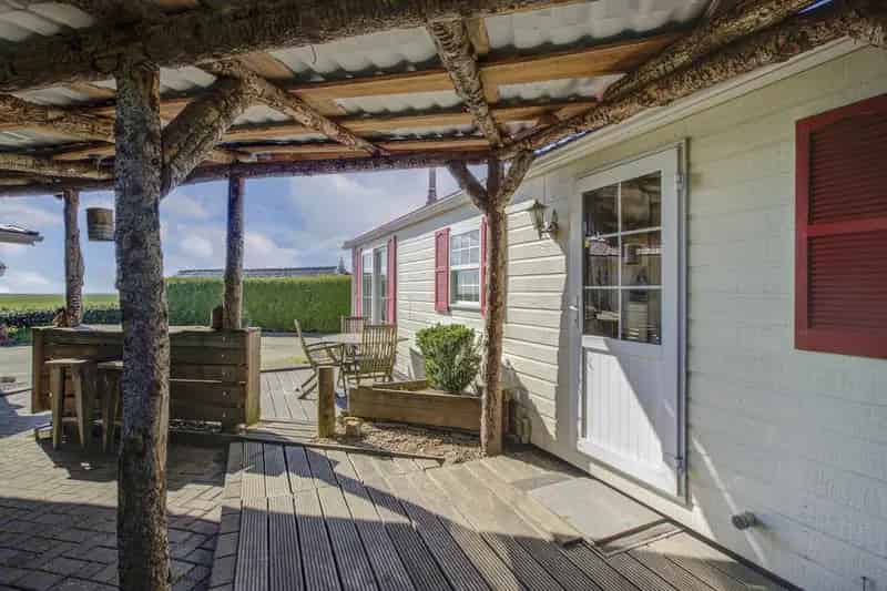 Ruime Chalet met Jacuzzi en Schuur op Rohel