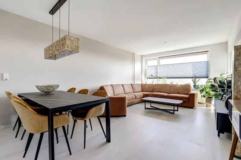 Modern 3-kamer appartement Rotterdam Lage Land gerenoveerd