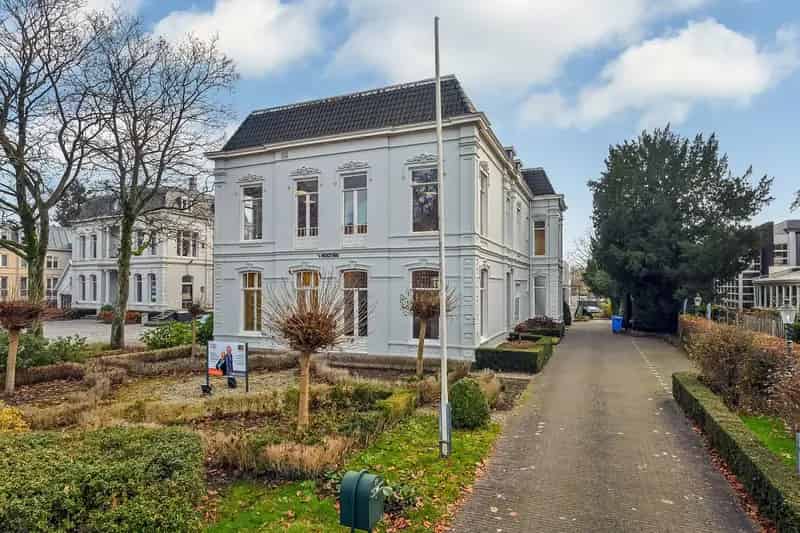 Kantoorruimte Velp te huur: Moderne ruimte in monumentale villa