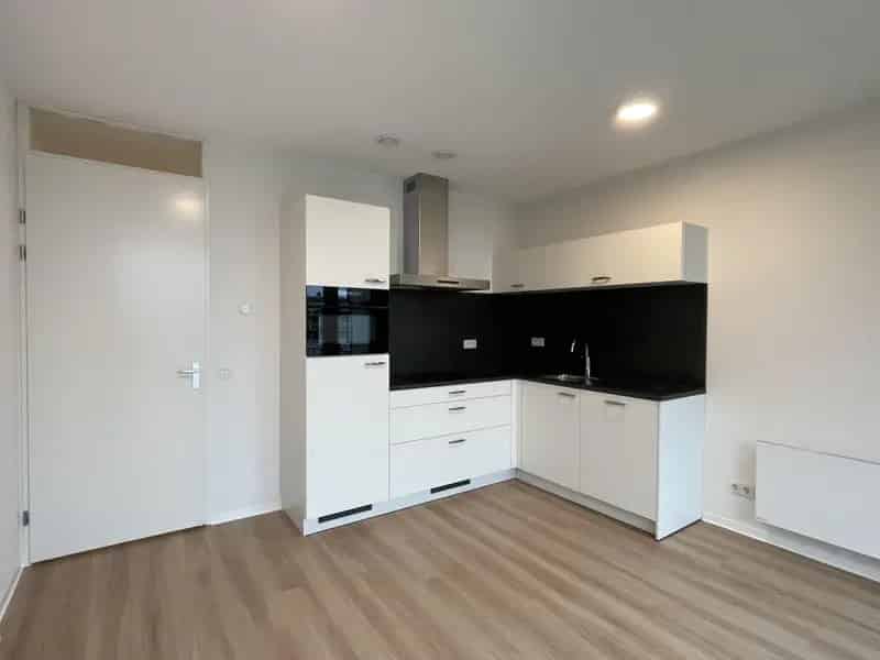 Appartement te huur Hilversum: Luxe 2-kamer woning met balkon en parkeerplaats
