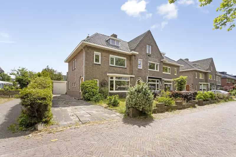 Jaren 30 woning Heiloo 4 slaapkamers diepe tuin modernisering