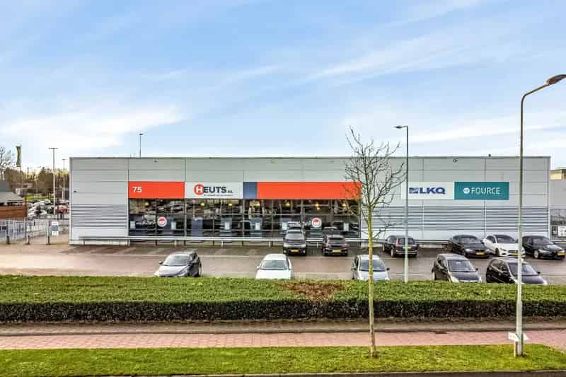 Winkelruimte te huur Echt 743m2 magazijn 434m2 A2 A73