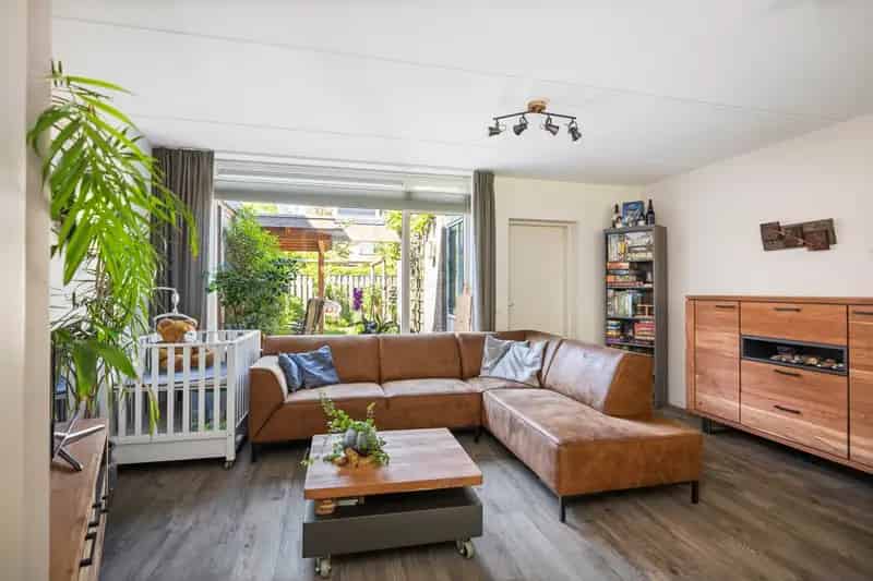 Huis te koop Deventer: Ruime 5-kamer woning met tuin en zonnepanelen