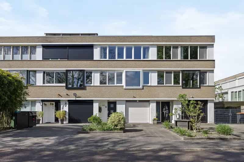 Huis te koop Den Bosch: 3 slaapkamers, tuin, airco, zonnepanelen