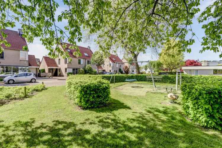 Huis te koop Zeewolde: 4 slaapkamers, dakterras en garage