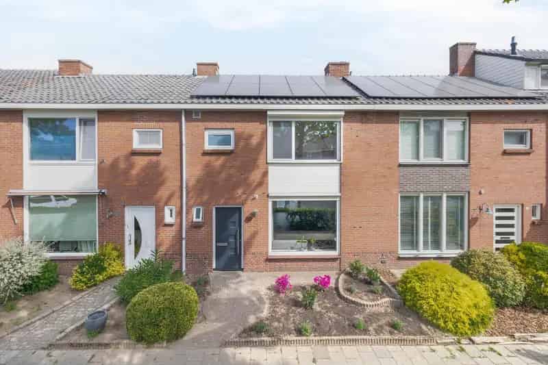 Gezinswoning Sint Oedenrode 3 slaapkamers moderne keuken tuin zonnepanelen