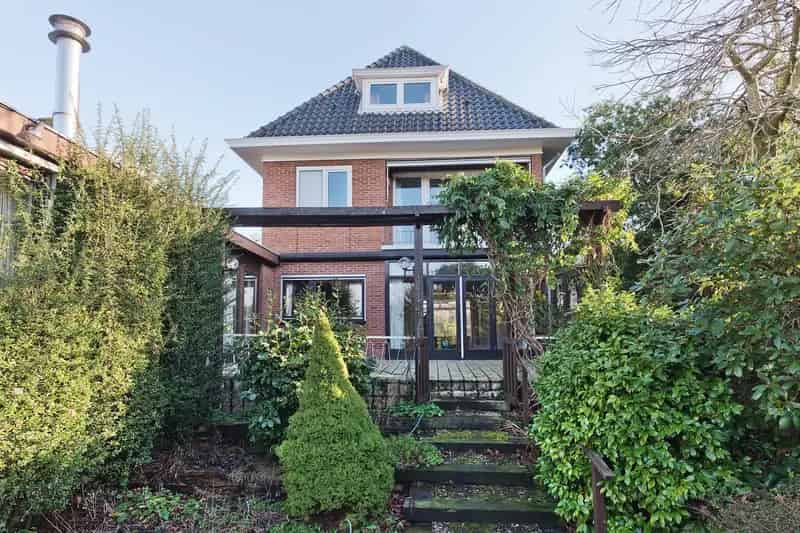 Huis te koop: Ruime jaren 30 woning in Elsrijk Amstelveen