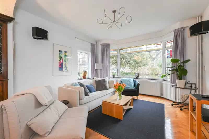 Huis te koop Voorburg Noord: ruim 1 1/2 herenhuis met garage en tuin