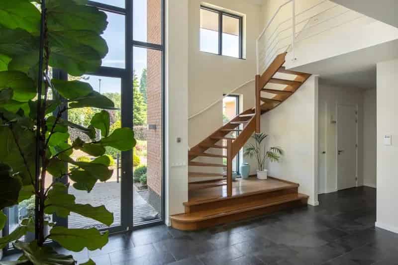 Luxe Villa te koop met Binnenzwembad en Sauna