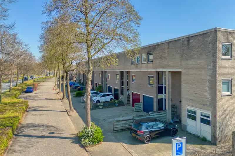 Huis te koop Apeldoorn Spadelaan: 3 slaapkamers, tuin, garage