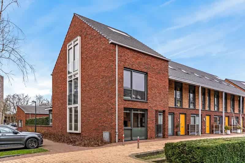 Huis te koop Renkum: Ruime hoekwoning 5 slaapkamers 175m2
