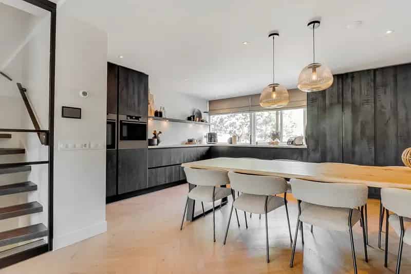 Ruime Drive-in Woning Nieuw-Vennep - Garage - Tuin aan Water