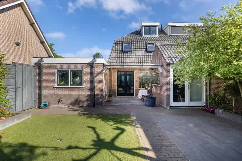 Jaren 30 Hoekwoning Huizen Ruime Tuin en Terras