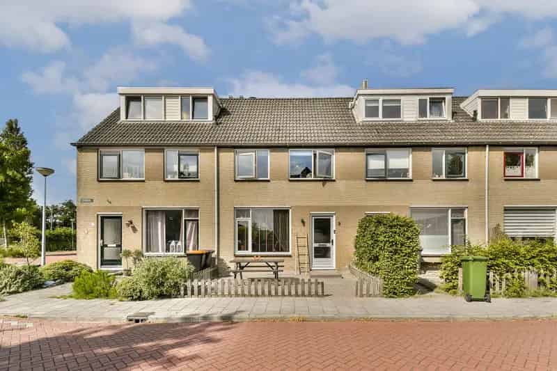 4 Slaapkamers Oostzaan Nieuwe Keuken Ruime Tuin
