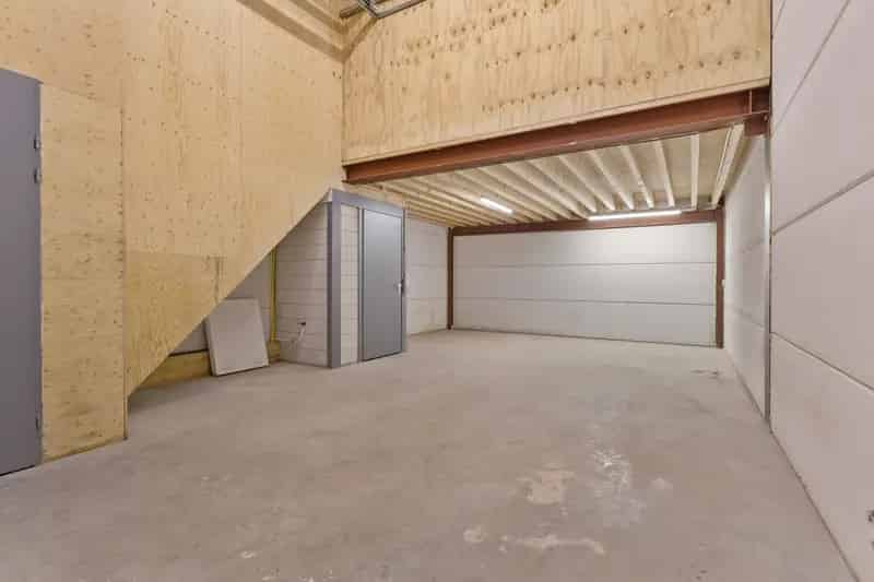 Bedrijfshal Amsterdam 127m2 te huur Opslag Kantoor Goede Bereikbaarheid