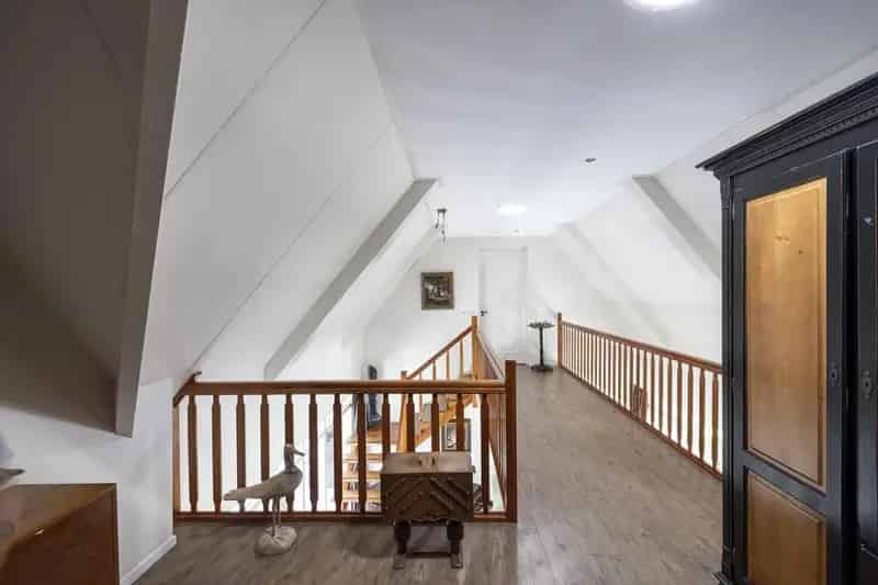 Luxe Landhuis met Bijgebouw Oosterwolde