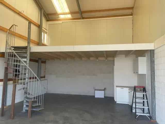 Bedrijfsunit te Huur De Kwakel 76m²