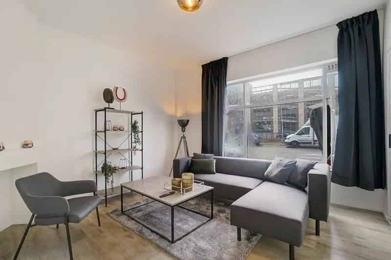 Moderne Benedenwoning Monsterstraat 3 Slaapkamers Ruime Tuin
