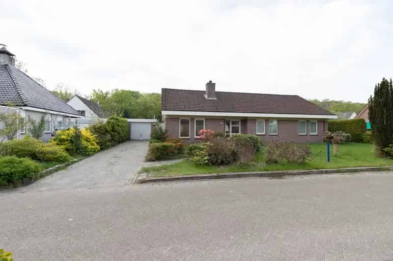 Semi-bungalow Slochteren: 3 slaapkamers, tuin, garage, zonnepanelen