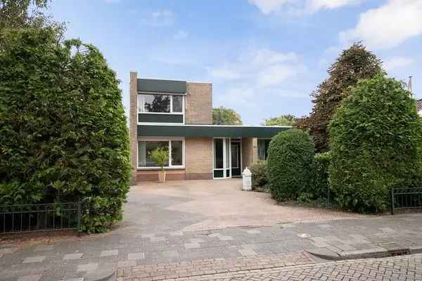 Vrijstaand huis Dinteloord: Ruime tuin, 3 slaapkamers, garage