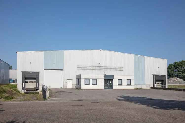 Bedrijfshal te koop Belfeld 2085m² Kantoor 45m² Loading Docks