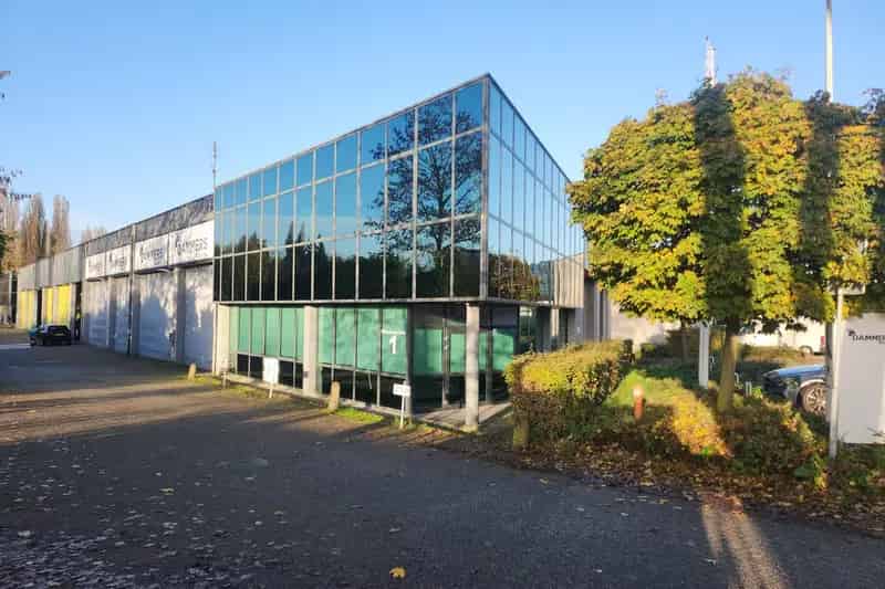 Bedrijfshal Rotterdam 910m² te huur A20
