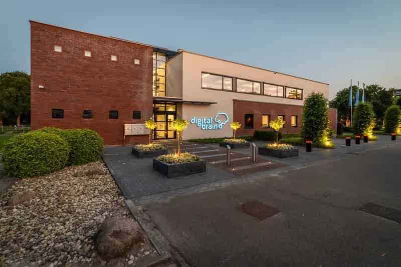 Luxe Kantoorpand Emmen te Huur 795m²