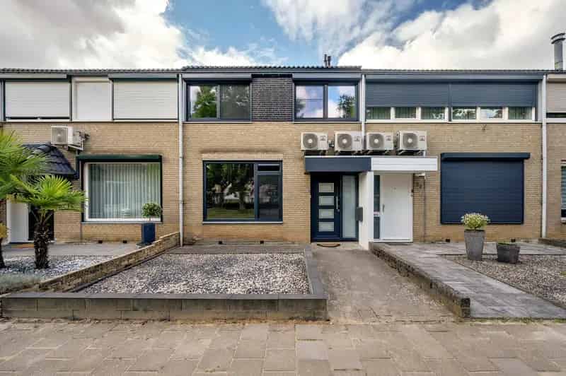 Geringeerde Tussenwoning te Blerick 3 slaapkamers Garage Tuin