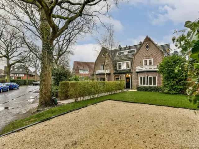 Ruim appartement Bergen NH 4 slaapkamers gerenoveerd