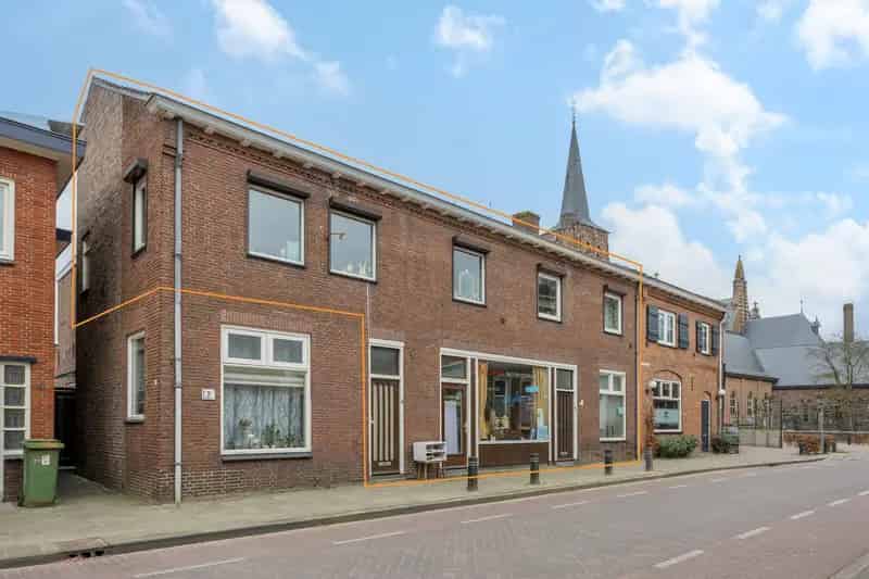Belegging Loon op Zand Centrum: Winkel en Appartement Verhuurd