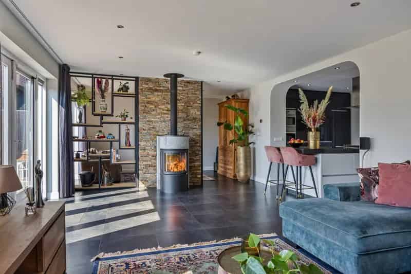 Huis te koop Doornenburg: Multifunctioneel vrijstaand huis met praktijk en bijgebouw