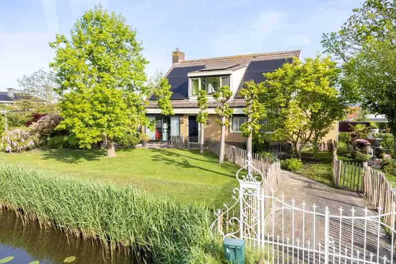 Riante woning Rodenrijseweg: 4 slaapkamers, 2 badkamers, grote tuin