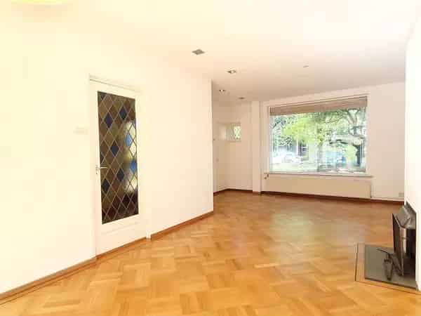 Luxe woning 5 slaapkamers 2 badkamers te huur Schiebroek