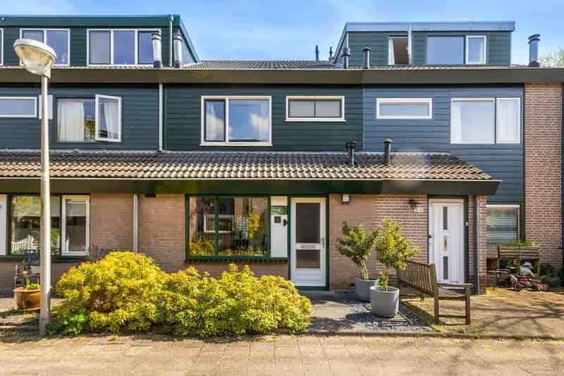 4 Slaapkamers Ruime Tussenwoning Brugakker
