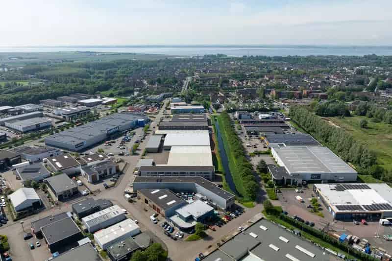 Bedrijfshal Hellevoetsluis te Huur 180m²