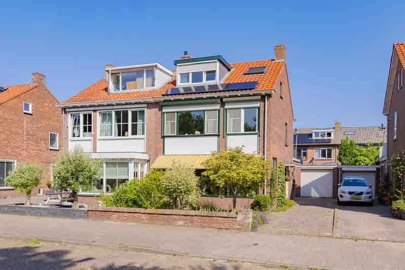 Royale 2-onder-1-kapwoning IJmuiden
