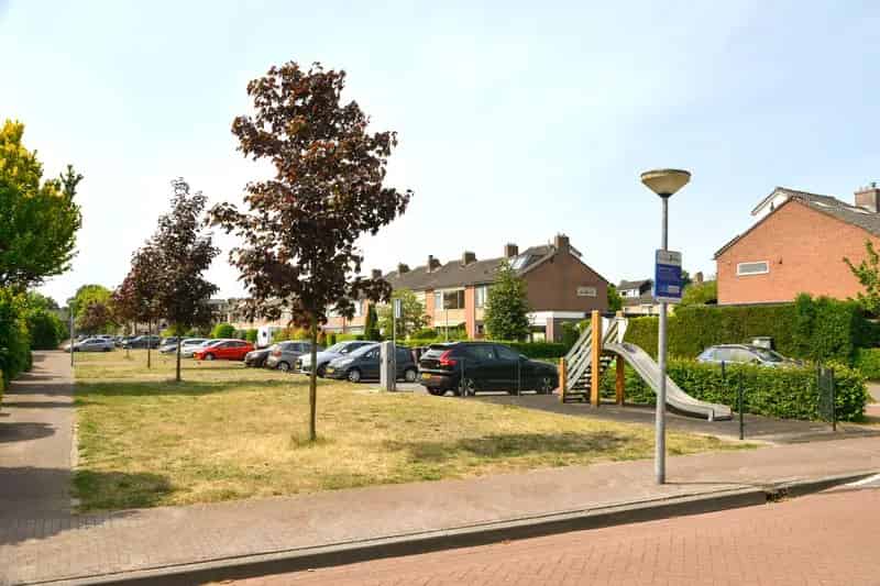 Huis te koop Huizen Omroeplaan 4 slaapkamers